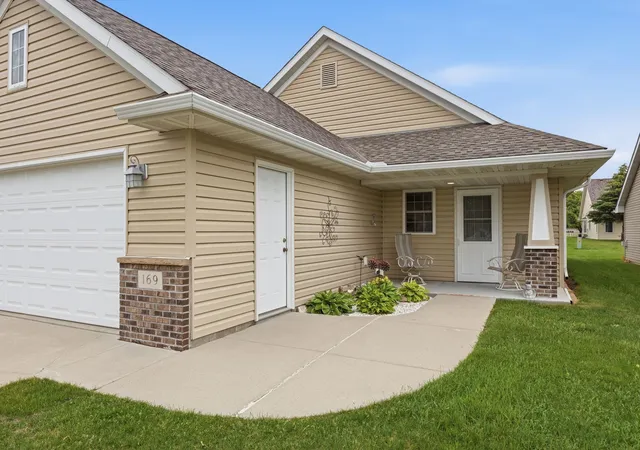 Homes for sale in Hutchinson, MN | 169 Summerset Ln Se, Hutchinson, MN 55350 | MLS# 7087350
