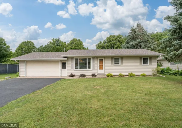 Homes for sale in Mankato, MN | 904 Mayvis Blvd, Mankato, MN 56001 | MLS# 7087355
