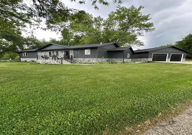 Homes for sale in Hendricks, MN | 408 N Main St, Hendricks, MN 56136 | MLS# 7087384