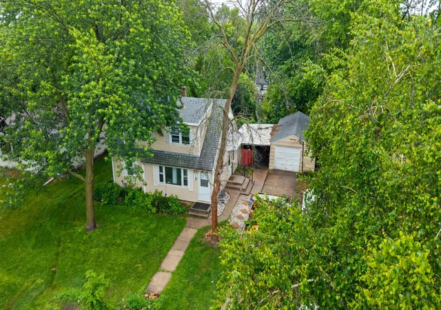 Homes for sale in Maplewood, MN | 1450 Sandhurst Ave E, Maplewood, MN 55109 | MLS# 7087415