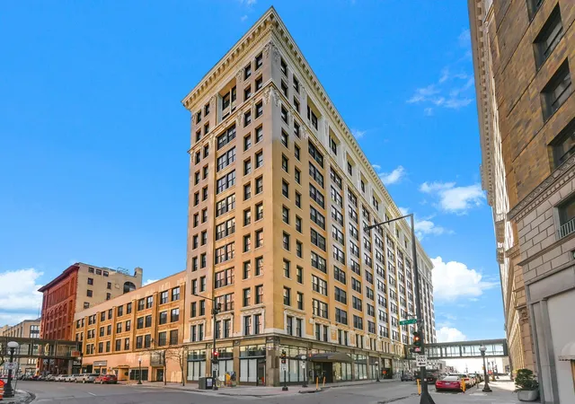 Photo 3 of Condo for sale at 350 Saint Peter St #909, Saint Paul, MN 55102 | MLS# 7087427 | Listing updated on 2026-09-03