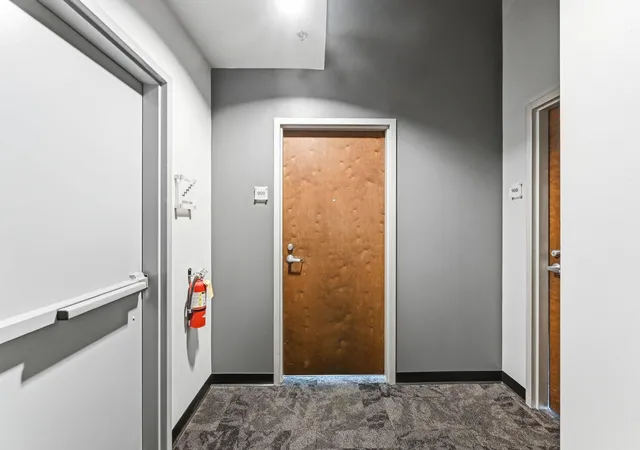 Listing Photo 5 - Condo for sale in building located at 350 Saint Peter St, St. Paul, MN 55102 - Unit #909