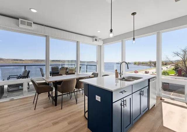 image of 907 N Lakeshore Dr #305, Lake City, MN 55041 | MLS# 7087431