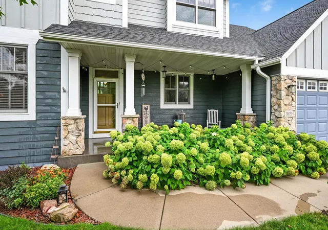 2nd image of 3929 Evermoor Pkwy, Rosemount, MN 55068 | MLS# 7087453