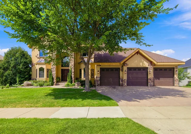 Photo 1 of Single family home for sale at 1008 Newhall Dr, Faribault, MN 55021 | MLS# 7087503 | Listing updated on 2026-07-25