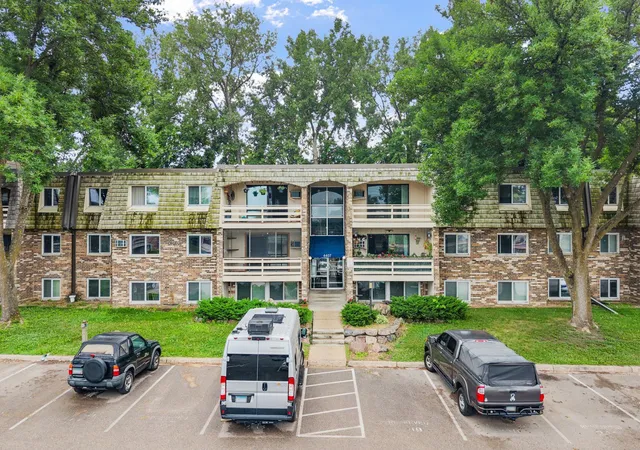 4th image of 4407 Wilshire Blvd #305, Mound, MN 55364 | MLS# 7087527