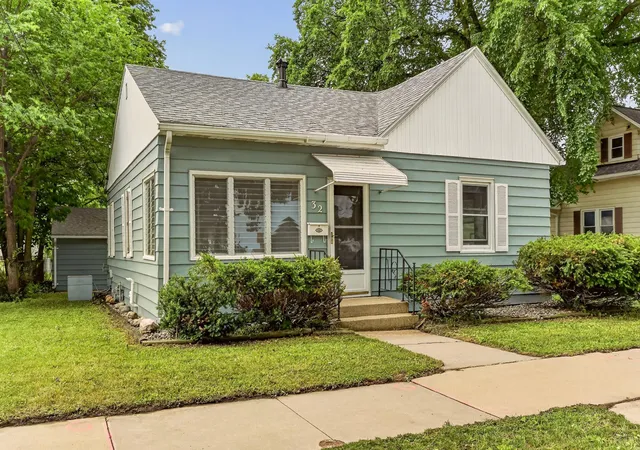 Photo 1 of Sale Pending at 32 10th Street Nw, Rochester, MN 55901 | MLS# 7087548 | Listing updated on 2026-09-24