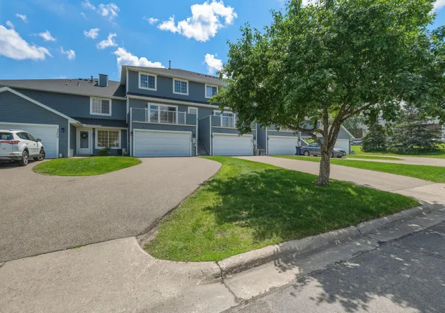 Homes for sale in Burnsville, MN | 2213 E 117th St, Burnsville, MN 55337 | MLS# 7087558