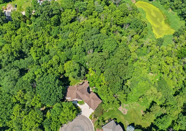 Photo 3 of Single family home for sale at 1900 Timber Ridge Dr, Burnsville, MN 55306 | MLS# 7087633 | Listing updated on 2026-09-13