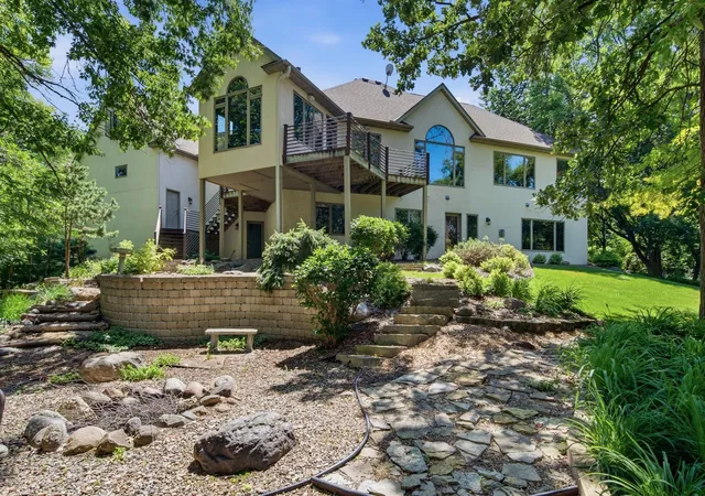 Photo 4 of Single family home for sale at 1900 Timber Ridge Dr, Burnsville, MN 55306 | MLS# 7087633 | Listing updated on 2026-09-13