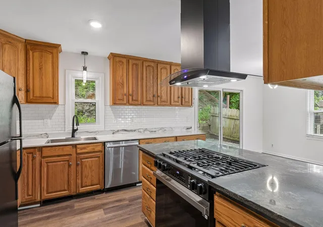 1st image of 54 King St W, Saint Paul, MN 55107 | MLS# 7087671