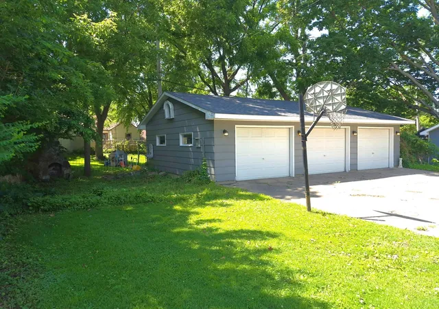 Homes for sale in Faribault, MN | 224 3Rd Ave Sw, Faribault, MN 55021 | MLS# 7087677