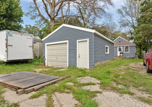 Photo 25 of Single family home for sale at 711 Saint Thomas Ave, Albert Lea, MN 56007 | MLS# 7087711 | Listing updated on 2026-09-01