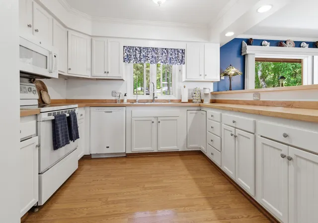 Photo 3 of Sale Pending at 16089 Dakota Shrs Dr, Park Rapids, MN 56470 | MLS# 7087714 | Listing updated on 2026-08-28