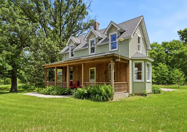 2nd image of 17701 Notre Dame St Ne, Forest Lake, MN 55025 | MLS# 7087716