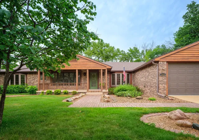 1st image of 1404 Woodland Dr Sw, Rochester, MN 55902 | MLS# 7087747