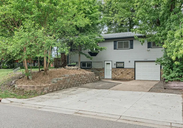 2nd image of 12840 Taylor St Ne, Minneapolis, MN 55434 | MLS# 7087762