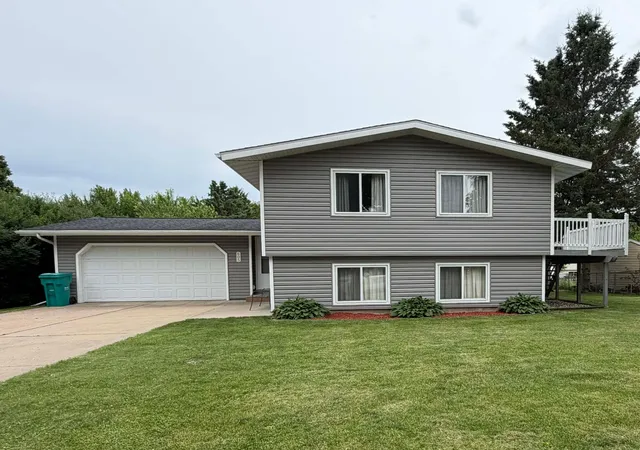 Homes for sale in Waseca, MN | 605 Nw 10th Ave, Waseca, MN 56093 | MLS# 7087798