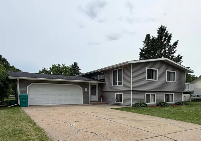 Homes for sale in Waseca, MN | 605 Nw 10th Ave, Waseca, MN 56093 | MLS# 7087798