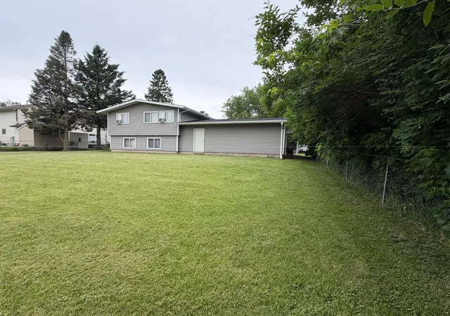 Homes for sale in Waseca, MN | 605 Nw 10Th Ave, Waseca, MN 56093 | MLS# 7087798