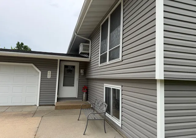 Homes for sale in Waseca, MN | 605 Nw 10th Ave, Waseca, MN 56093 | MLS# 7087798