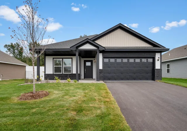 1st image of 907 Sycamore Pl N, Cambridge, MN 55008 | MLS# 7087850