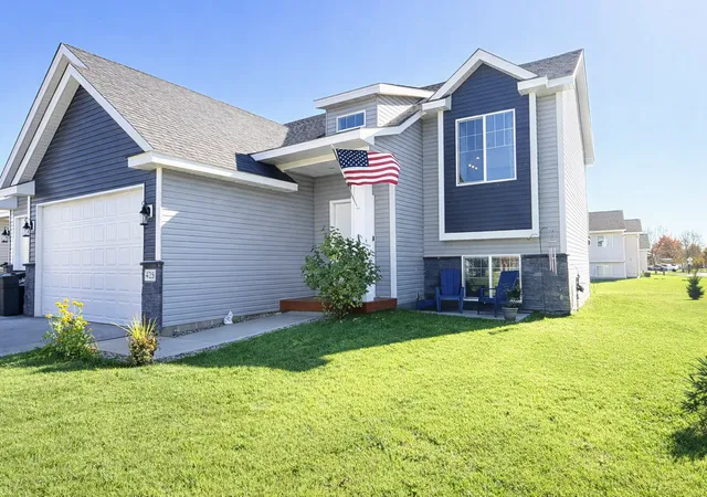 Single family home for sale at 425 Eagle St NW, Isanti, MN 55040 | MLS# 7087851