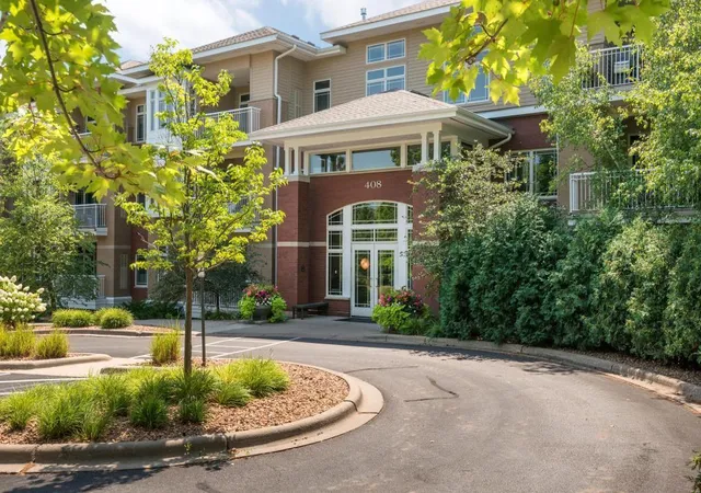 4th image of 408 Parkers Lake Rd #206, Wayzata, MN 55391 | MLS# 7087887