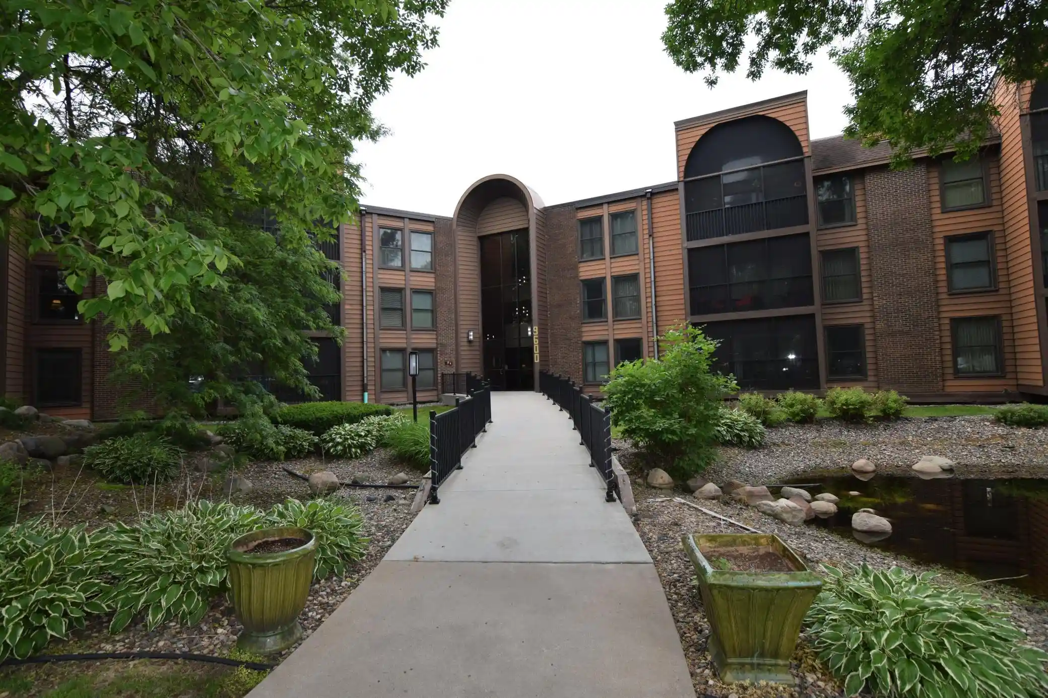 Listing Photo 2 - Condo for sale in 9600 Portland Ave S located at 9600 Portland Ave S, Bloomington, MN 55420 - Unit #205
