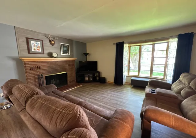 4th image of 107 S Whitney St, Marshall, MN 56258 | MLS# 7087924