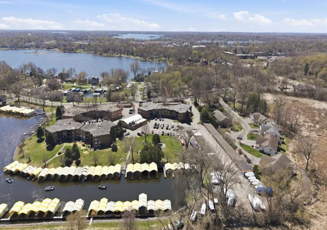 2nd image of 5440 Three Points Blvd, Mound, MN 55364