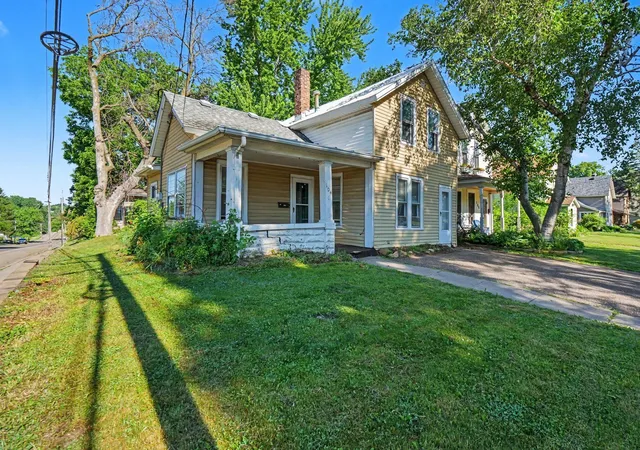 Homes for sale in Stillwater, MN | 104 Sherburne St N, Stillwater, MN 55082 | MLS# 7087963