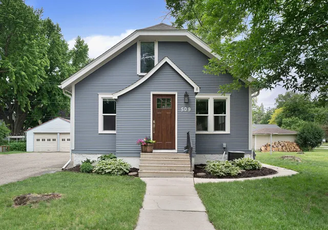 1st image of 509 E Academy St, Owatonna, MN 55060 | MLS# 7087976