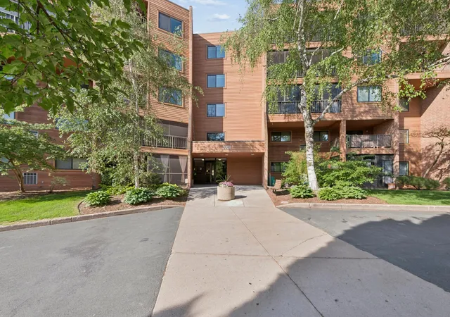 Photo 1 of Condo for sale at 3320 Louisiana Ave S #504, Saint Louis Park, MN 55426 | MLS# 7088008 | Listing updated on 2026-10-12