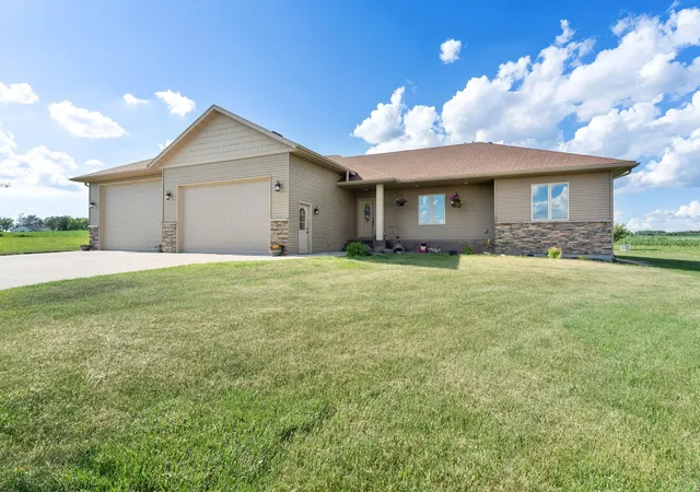 2nd image of 1920 Wolf Berry Pl Ne, Owatonna, MN 55060 | MLS# 7088012