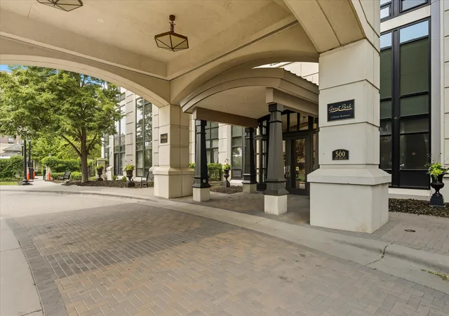 Photo 3 of Condo for sale at 500 E Grant St #907, Minneapolis, MN 55404 | MLS# 7088048 | Listing updated on 2026-08-28
