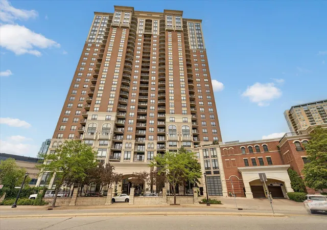 Homes for sale in Minneapolis, MN | 500 E Grant St #907, Minneapolis, MN 55404 | MLS# 7088048