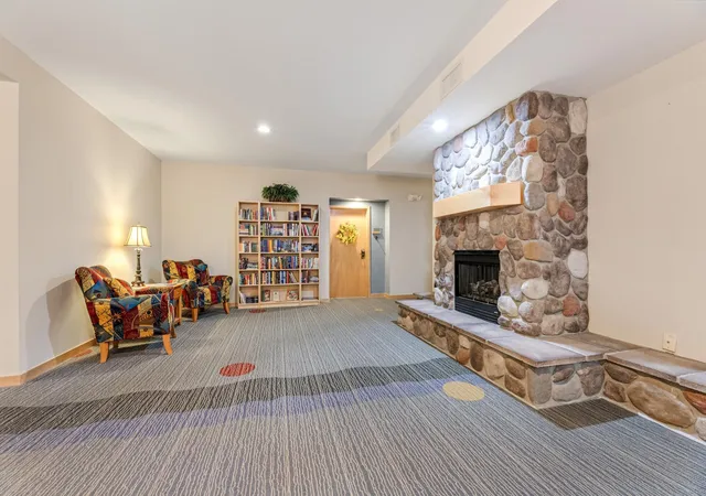 image of 1215 N Lakeshore Dr, Lake City, MN 55041