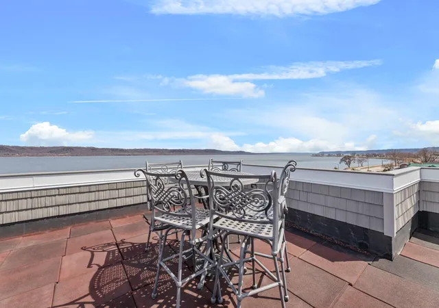 image of 1215 N Lakeshore Dr, Lake City, MN 55041