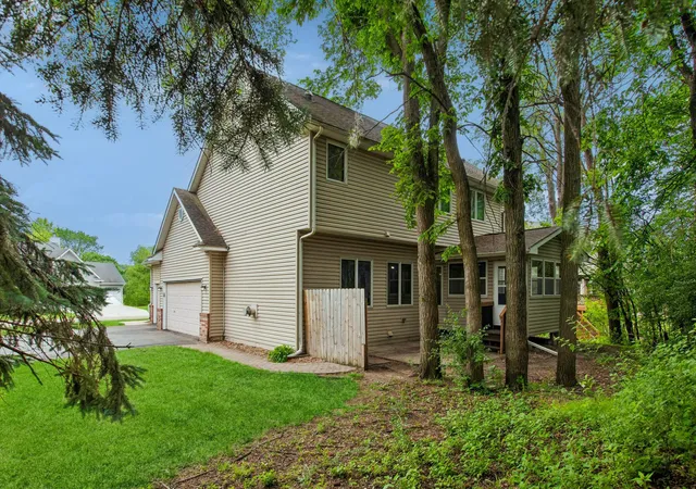 Photo 4 of Single family home for sale at 17123 Jonathan Ct, Lakeville, MN 55044 | MLS# 7088100 | Listing updated on 2026-09-23