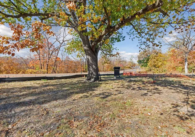 3rd image of 104 Mississippi River Blvd N, Saint Paul, MN 55104 | MLS# 7088110