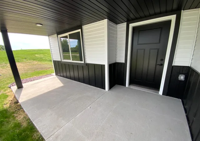 Photo 3 of Single family home for sale at 7 Cottonwood Lake Blvd, Windom, MN 56101 | MLS# 7088194 | Listing updated on 2026-08-31