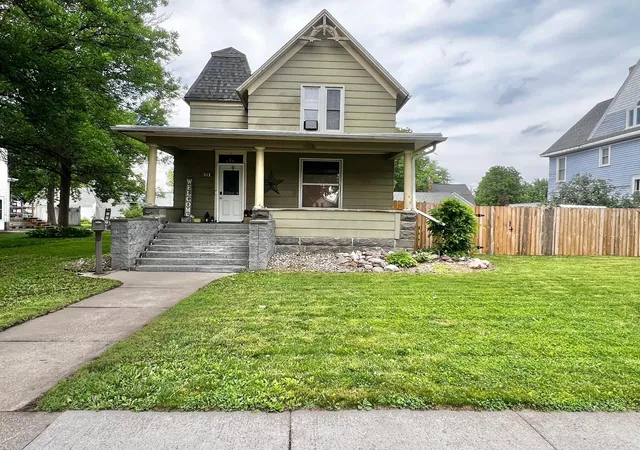 Photo 1 of Single family home for sale at 313 E 5th Street, Redwood Falls, MN 56283 | MLS# 7088231 | Listing updated on 2026-08-05