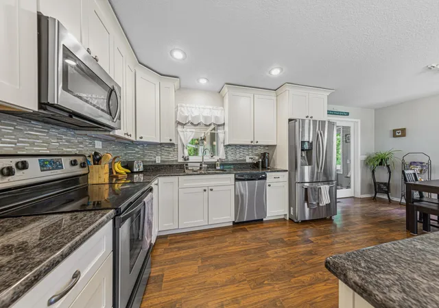 Photo 4 of Single family home for sale at 1320 11th Avenue NE, Faribault, MN 55021 | MLS# 7088245 | Listing updated on 2026-08-29