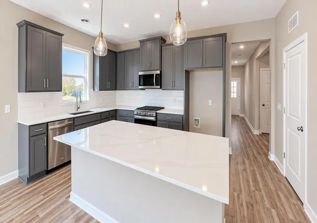 Photo 2 of Single family home for sale at 2156 Bluff Hts Dr, Shakopee, MN 55379 | MLS# 7088315 | Listing updated on 2026-10-22