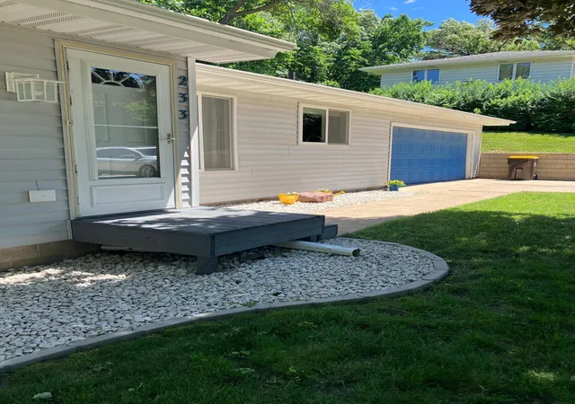 2nd image of 233 E Amber Lake Dr, Fairmont, MN 56031 | MLS# 7088319
