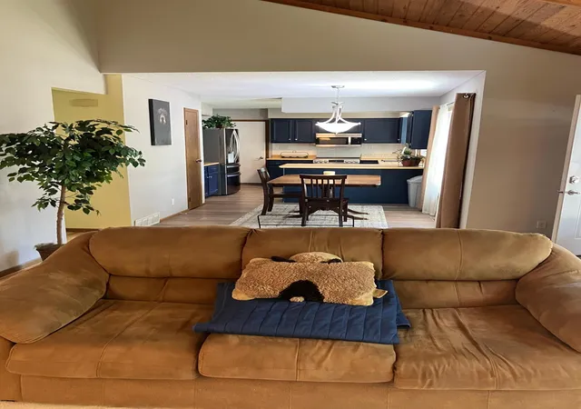 4th image of 233 E Amber Lake Dr, Fairmont, MN 56031 | MLS# 7088319