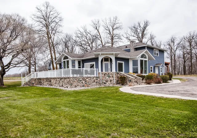 Photo 2 of Sale Pending at 42950 County Hwy 19, Sebeka, MN 56477 | MLS# 7088321 | Listing updated on 2026-09-03