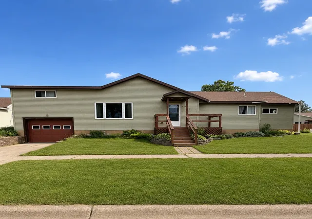 Homes for sale in Milroy, MN | 500 Superior St, Milroy, MN 56263 | MLS# 7088355