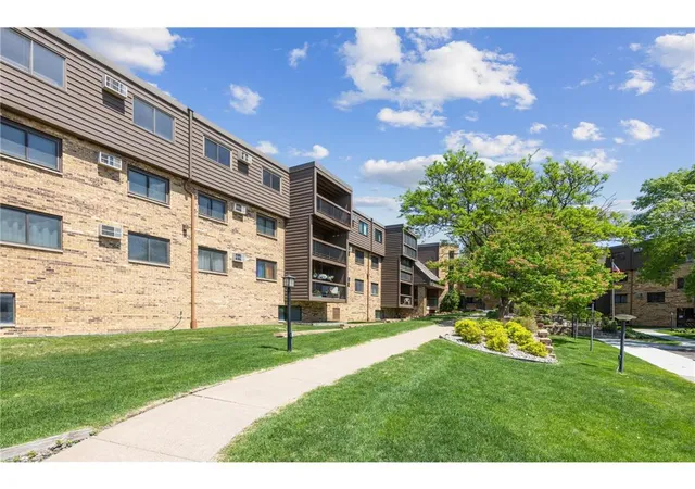 Homes for sale in Columbia Heights, MN | 999 41st Ave Ne #212, Columbia Heights, MN 55421 | MLS# 7088375